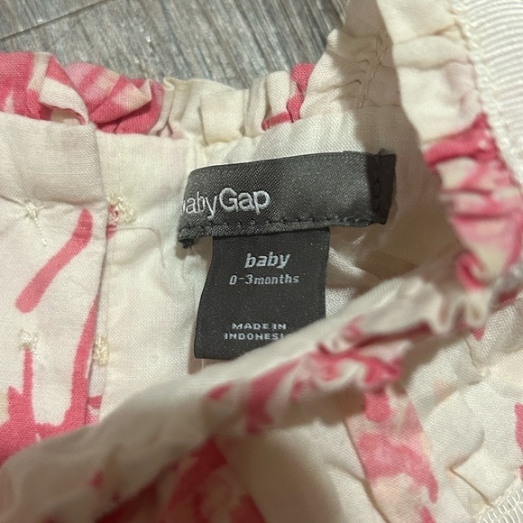 Baby gap dress size 0-3 months pink and white - Picture 2 of 3